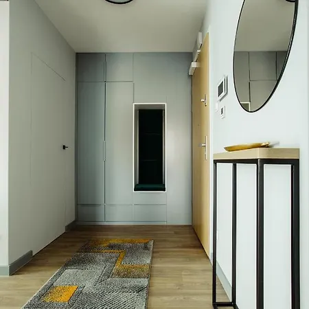 Yacht Park Apartment *